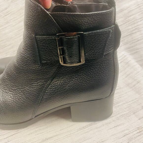 Clarks Black Pebbled Leather Side Zip Buckle Ankle Bootie Size 10 Goth Casual - Picture 4 of 10